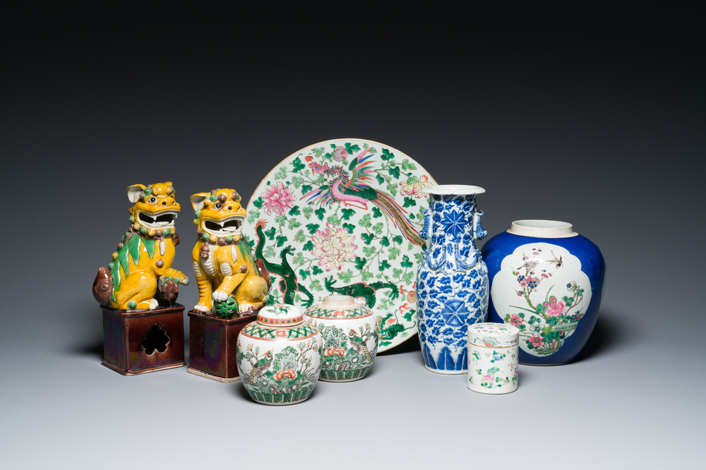 Une collection vari&eacute;e en porcelaine de Chine, 19&egrave;me