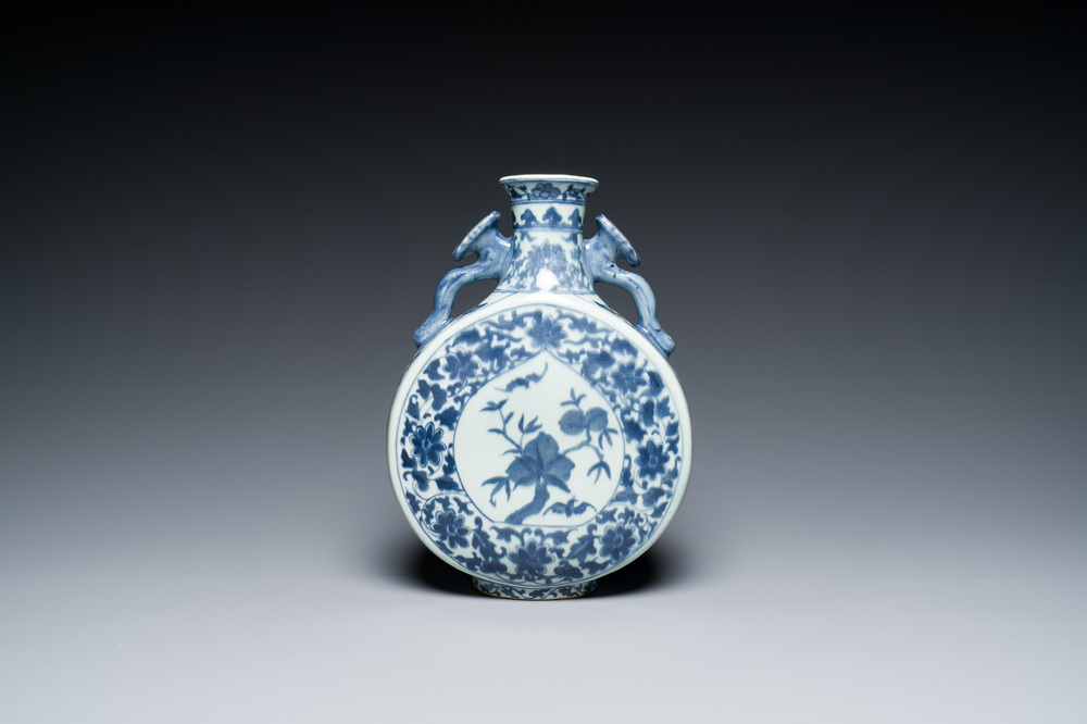 A Chinese blue and white 'bats and peaches' moonflask vase, 'bianhu', Daoguang mark, 19th C.