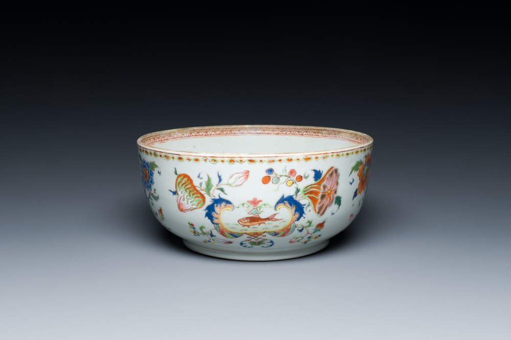 A Chinese famille rose 'Pompadour' bowl, Qianlong, ca. 1745