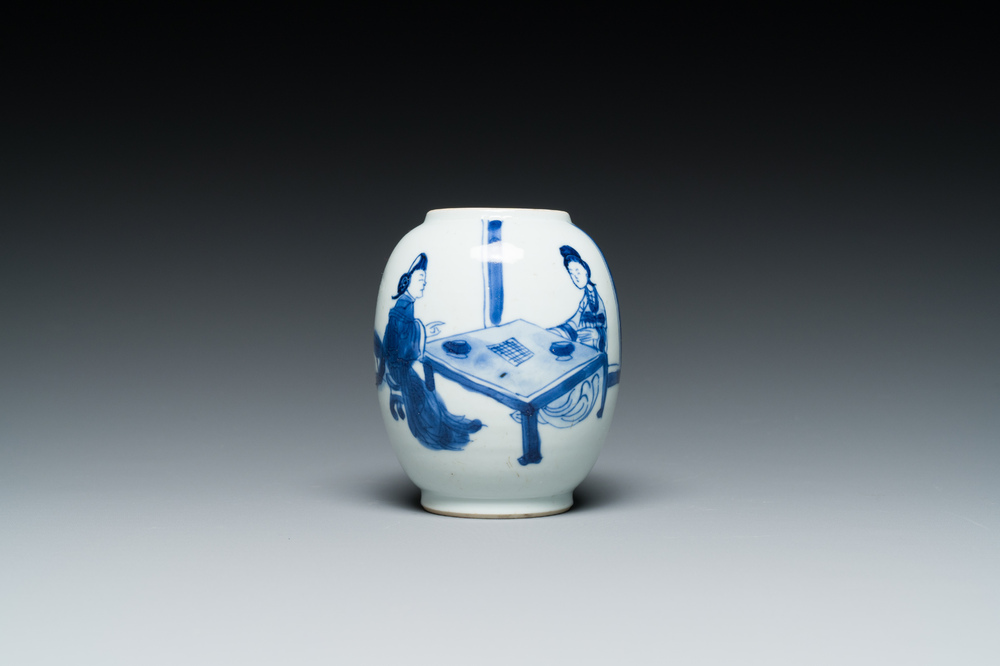A Chinese blue and white 'Long Eliza' tea caddy, Kangxi