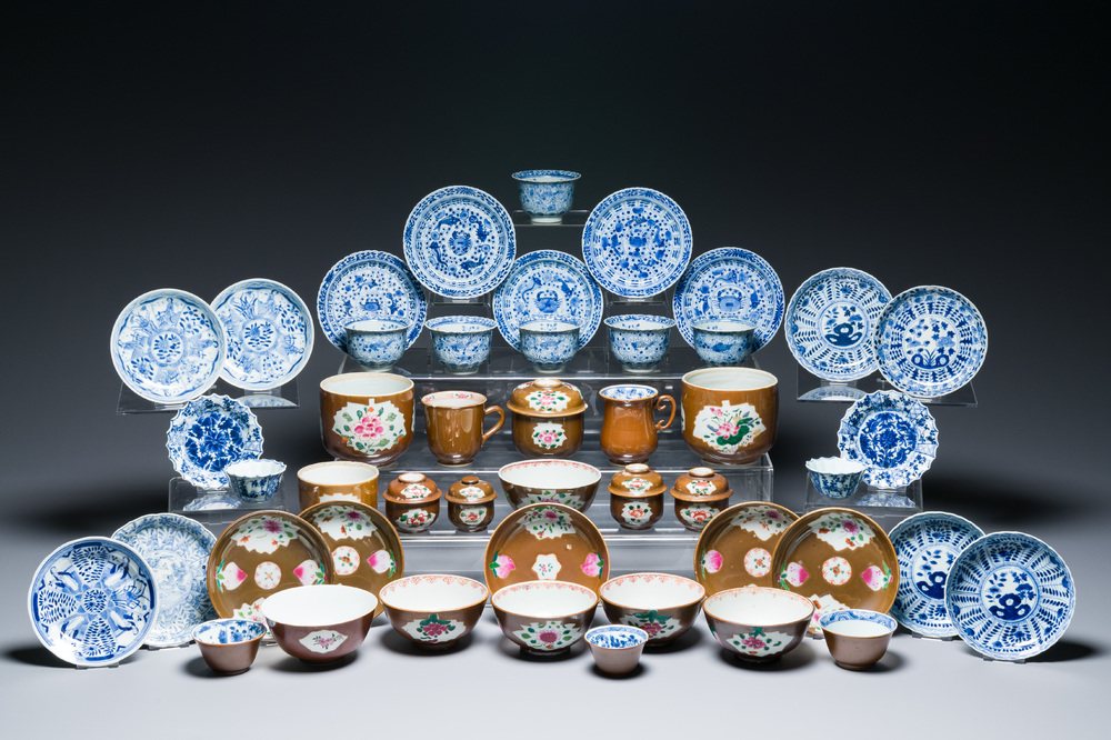 Une collection vari&eacute;e en porcelaine de Chine en bleu et blanc et famille rose, Kangxi et post&eacute;rieur