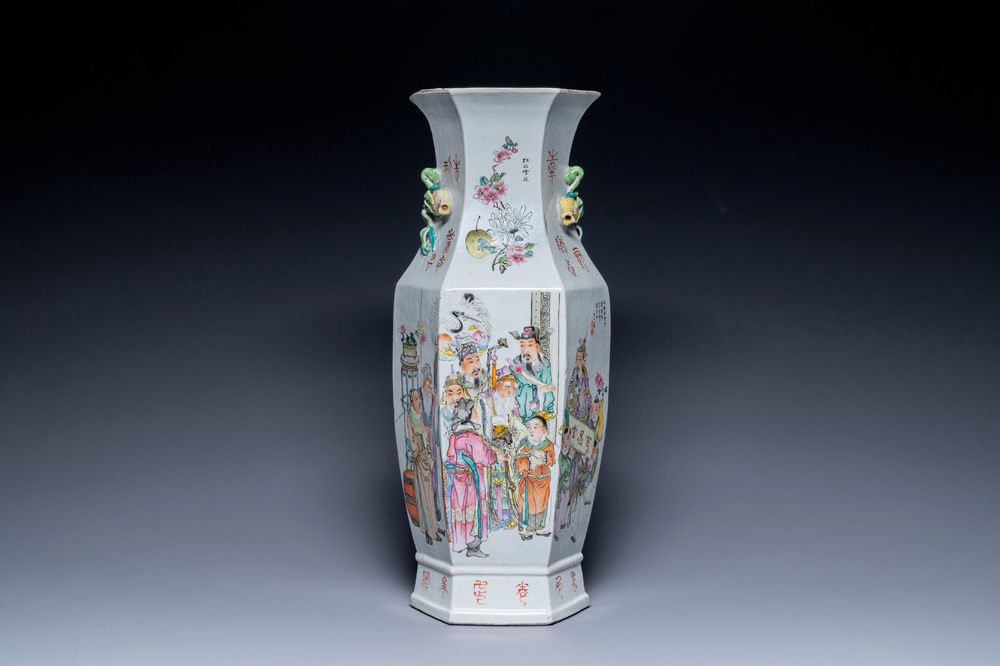 Vase de forme hexagonale en porcelaine de Chine qianjiang cai, sign&eacute; Wang Qi 王琦, 19/20&egrave;me