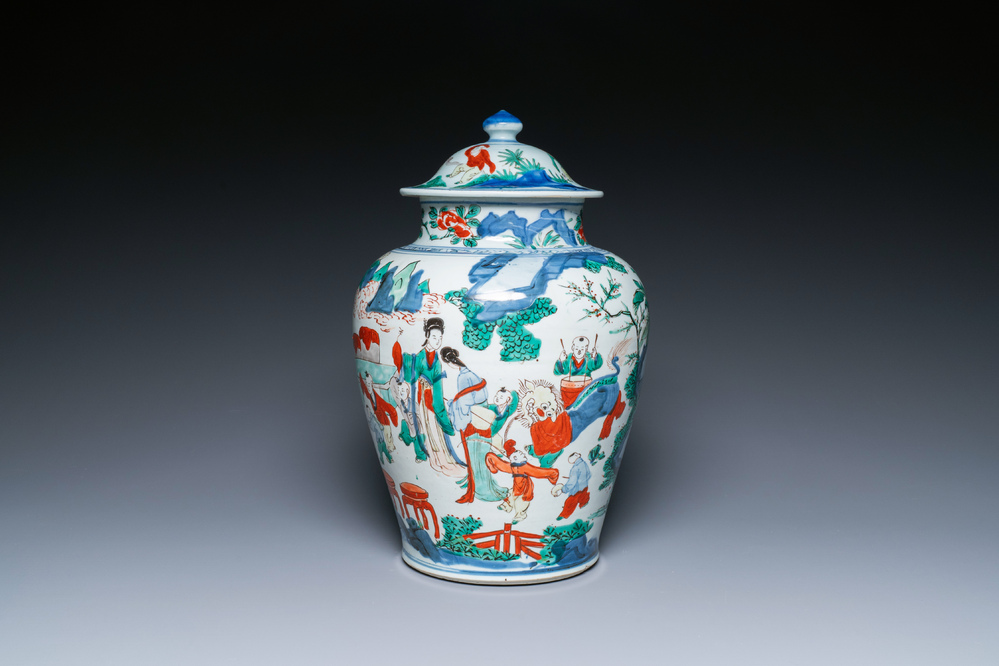 A Chinese wucai vase and cover with playing boys, Transitional period
