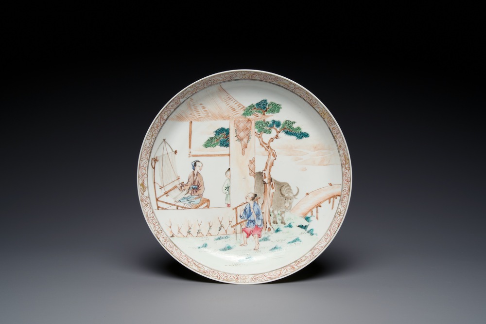 Een fijn Chinees famille rose eierschaal bord met het verhaal van 'De ossenherder en de weefster', Yongzheng
