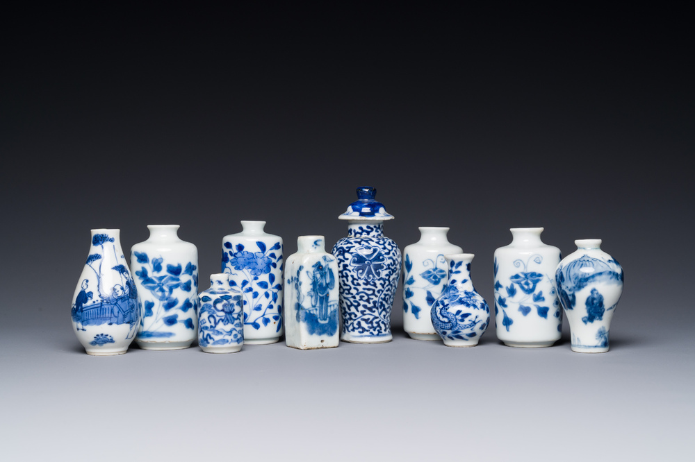 Ten Chinese blue and white vases and snuff bottles, 19th C.