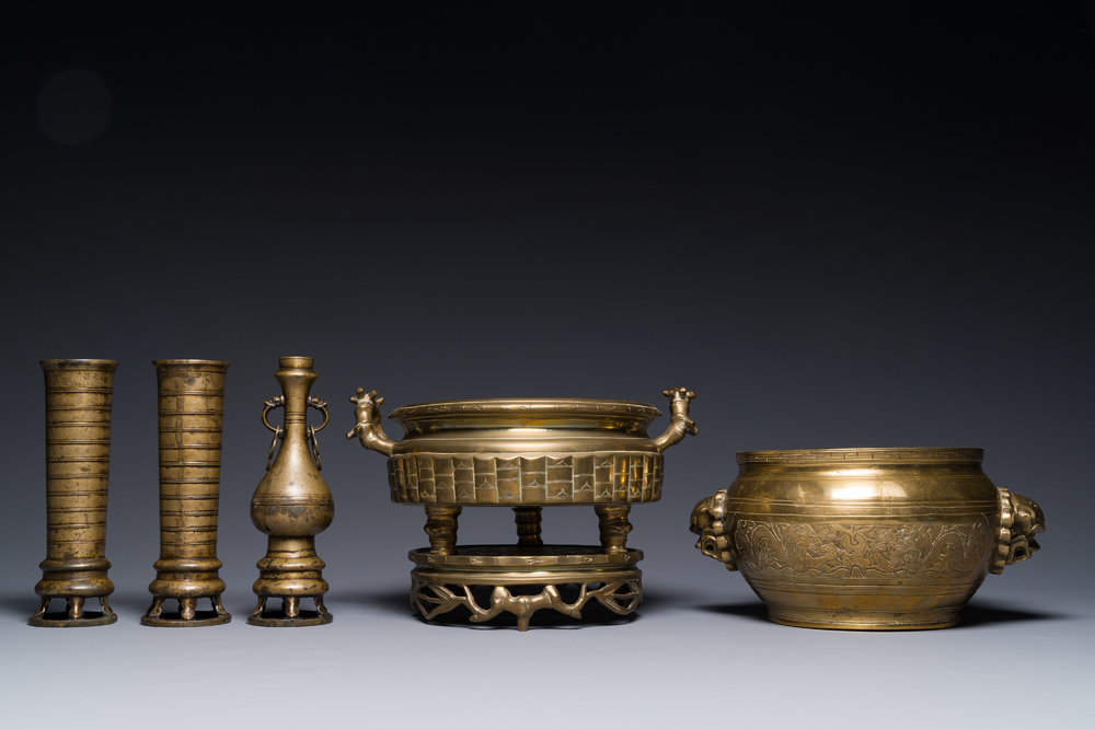 Two Chinese bronze censers, one with stand and three vases, Xuande mark, 19/20th C.