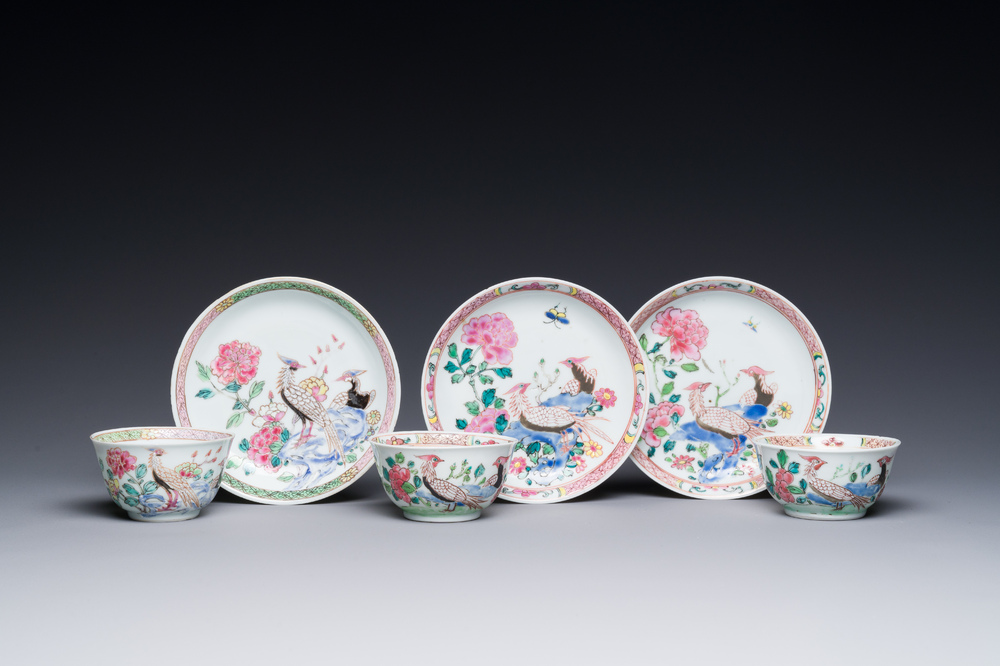 Trois tasses et soucoupes en porcelaine de Chine famille rose &agrave; d&eacute;cor de faisans, Yongzheng