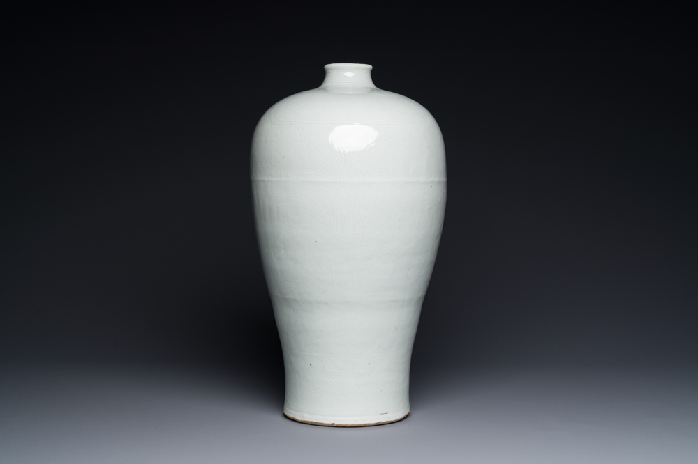 A large Chinese tianbai-type 'meiping' vase with floral anhua design, Ming, 15th C.