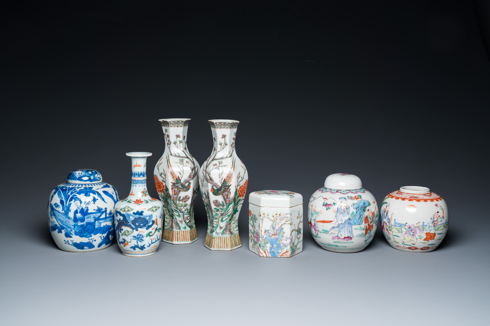 Six various Chinese porcelain vases and one covered jar, 19/20th C.