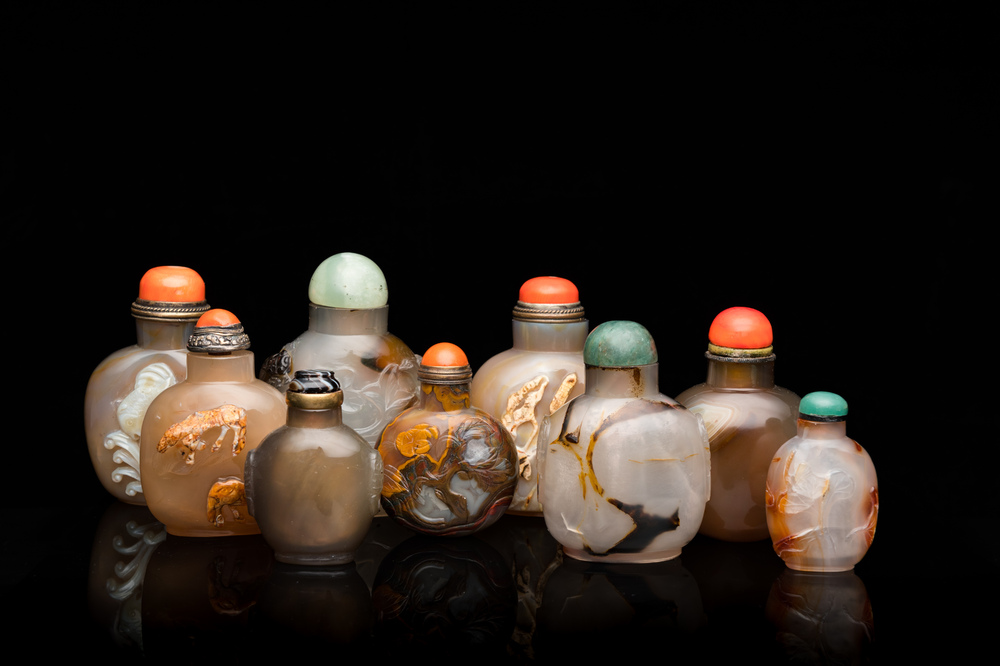 Nine Chinese agate snuff bottles, 19/20th C.