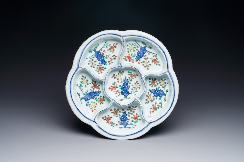 A Chinese wucai sweetmeat dish with floral design, Wanli