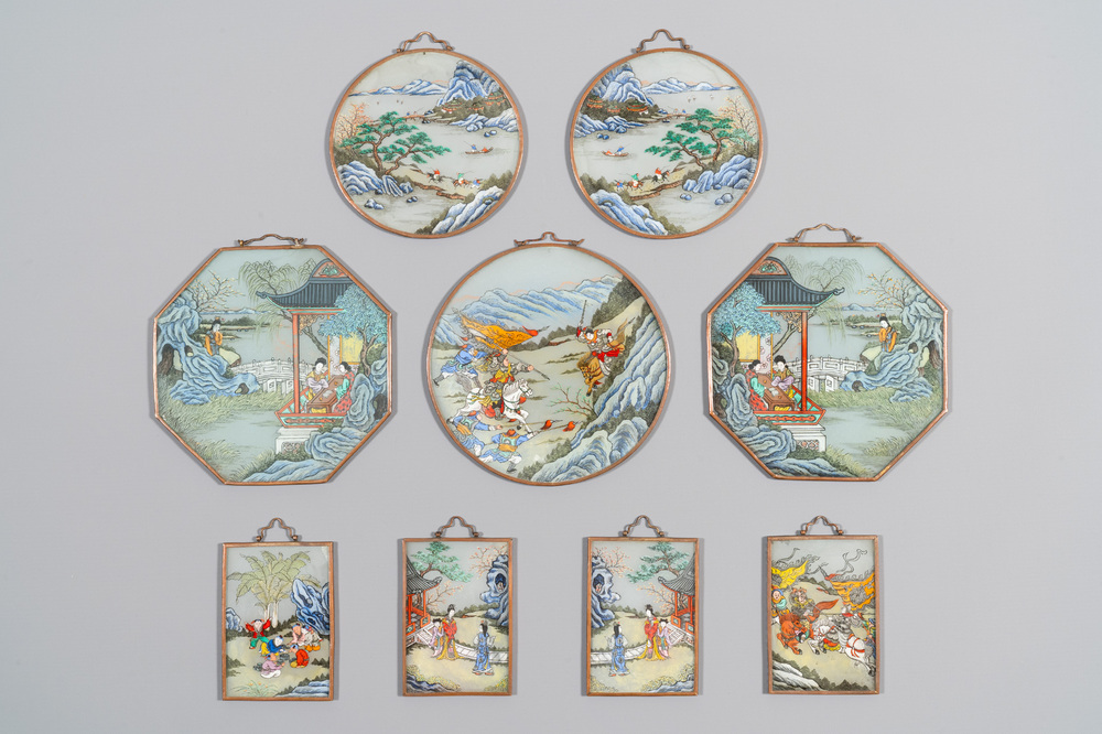 Collection de neuf peintures sur verre invers&eacute; mont&eacute;es en pendentifs, Chine, 19&egrave;me