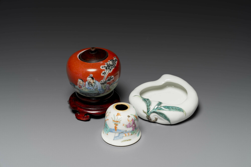 A group of three Chinese famille rose scholar&rsquo;s desk objects, Qianlong mark, 19/20th C.