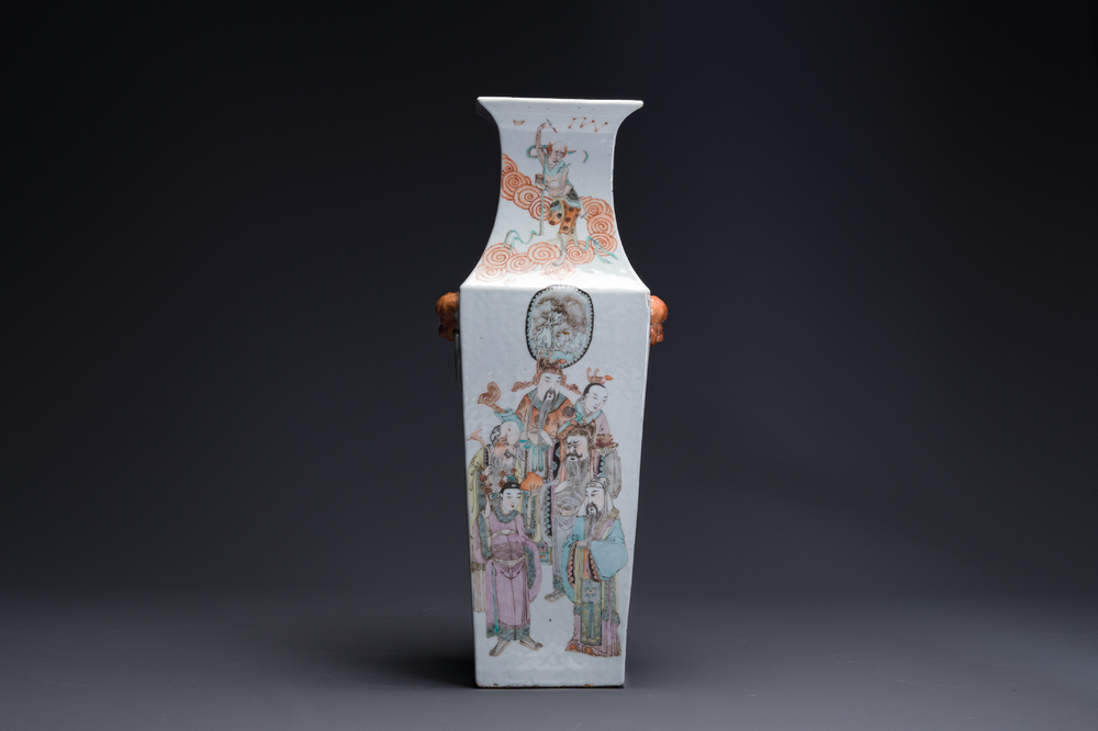 Vase de forme carr&eacute;e en porcelaine de Chine qianjiang cai, sign&eacute; Huang Ruming 黃汝銘, 19/20&egrave;me