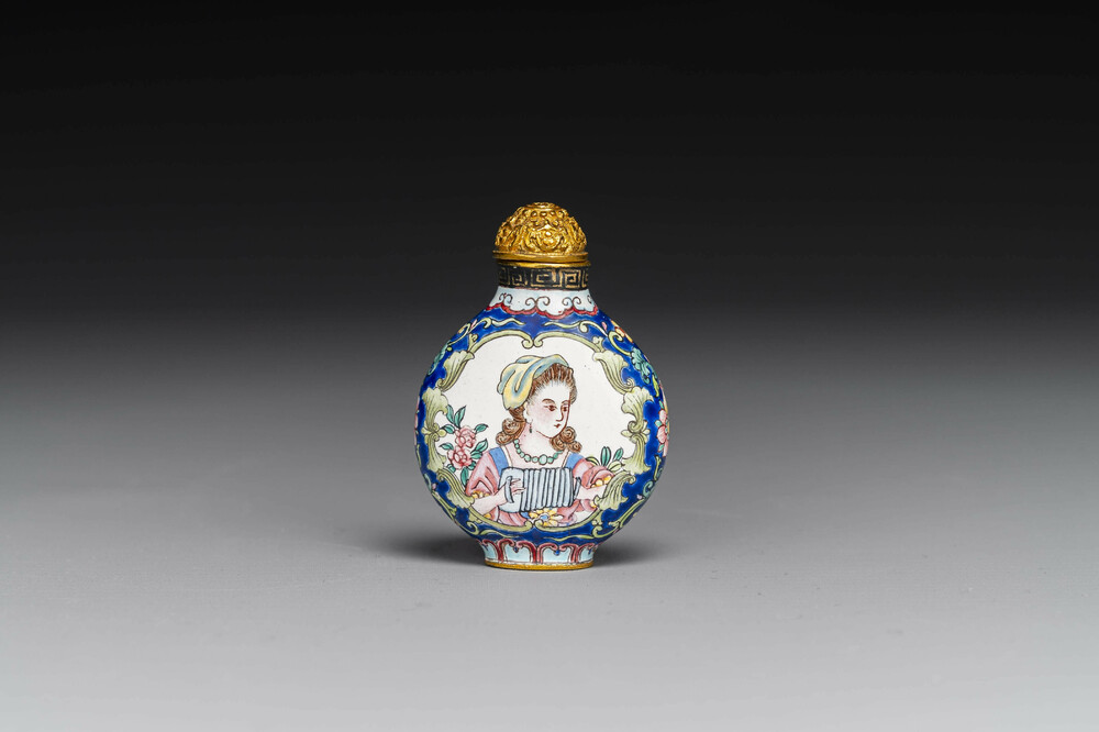 A Chinese Canton enamel 'European scene' snuff bottle, Qianlong mark, 19th C.