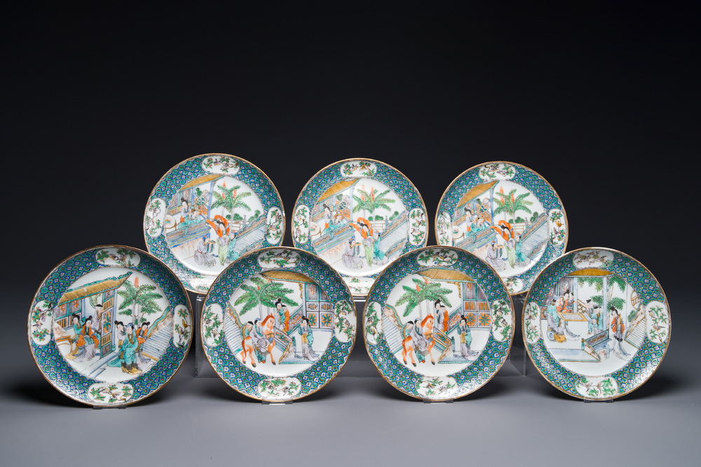 Zeven Chinese Canton famille verte borden met figuratief decor, 19e eeuw