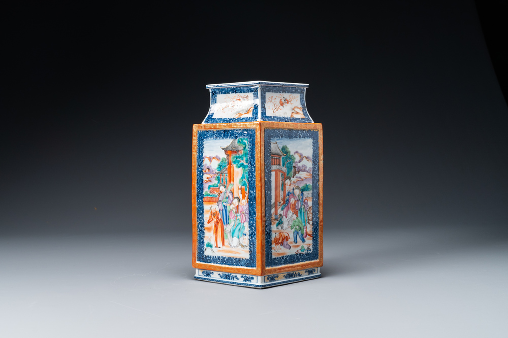Vase de forme losange en porcelaine de Chine famille rose de Canton &agrave; d&eacute;cor mandarin, Qianlong