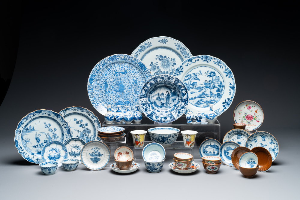 A varied collection of 45 pieces Chinese porcelain, Kangxi and later