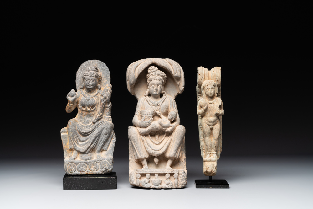 Une sculpture du Bodhisattva Maitreya, une sculpture d'un ma&icirc;tre avec un enfant et un fragment d'un divinit&eacute;, Gandhara, 1/5&egrave;me