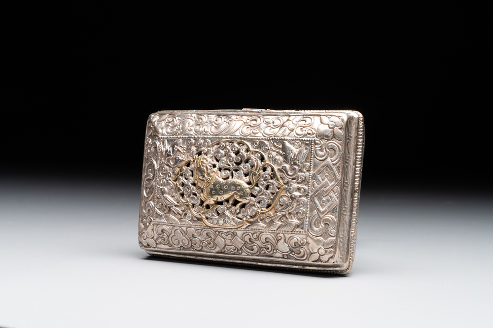 A fine Mongolian parcel-gilt silver 'qilin' box, 18/19th C.