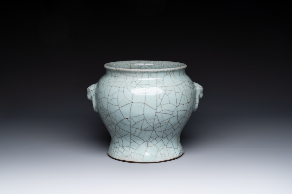 A Chinese ge-type vase with lion handles 18th C.