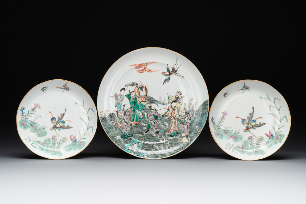 A Chinese famille verte 'Eight Immortals' dish and a pair of famille rose 'butterfly' plates, Guangxu mark, 19th C.