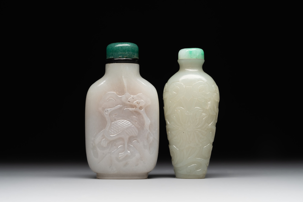 Two Chinese jade snuff bottles, 18/19th C.