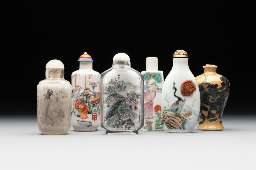 Six various Chinese porcelain and glass snuff bottles, 19th C.