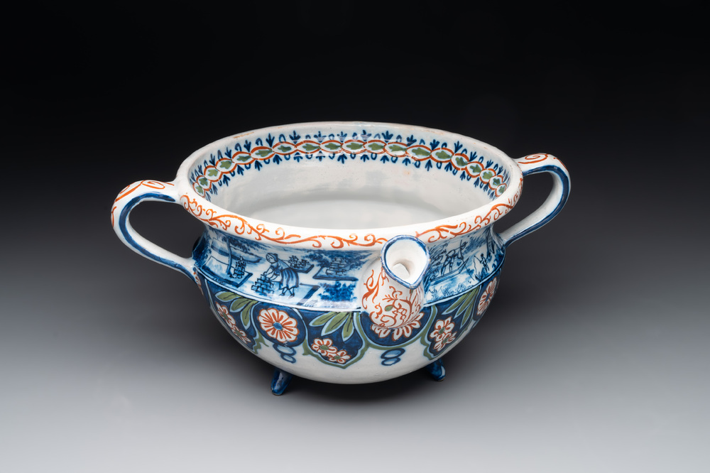 A rare Dutch Delft cashmere palette posset pot, early 18th C.