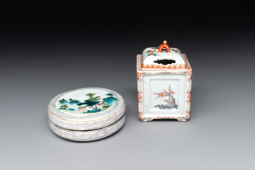 A Chinese famille rose covered seal paste box and a square famille verte covered censer, Qianlong mark, 19th C.