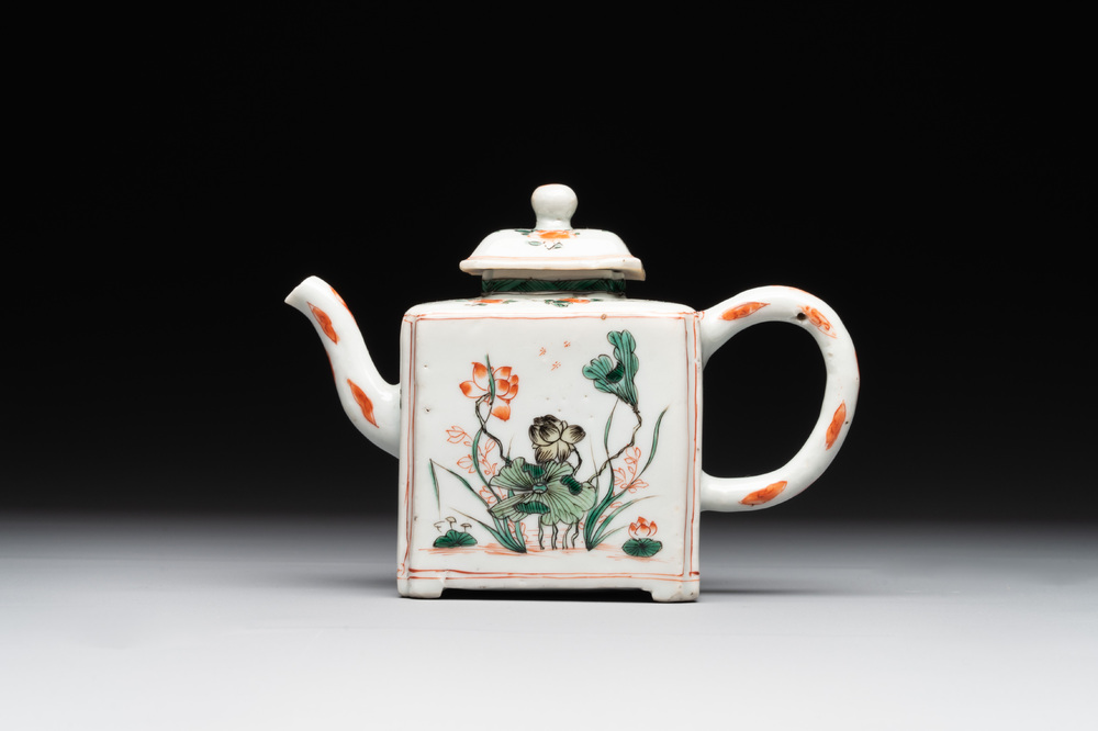A Chinese famille verte rectangular 'lotus' teapot, Kangxi