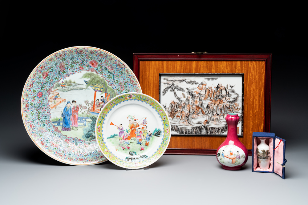 A varied collection of five Chinese famille rose, grisaille and iron-red porcelain, 20th C.