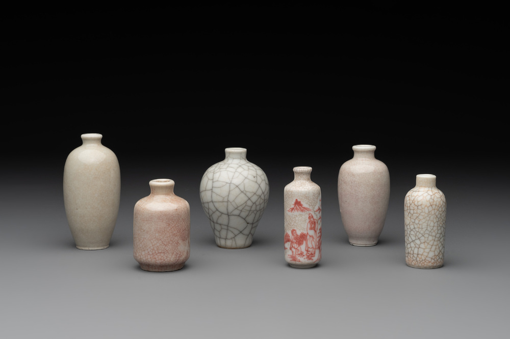 Six various Chinese ge-type and copper-red snuff bottles, 19th C.
