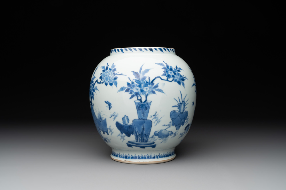 A fine Chinese blue and white 'antiquities' jar, Jiajing mark, Transitional period