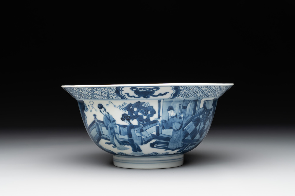 A Chinese blue and white 'klapmuts' bowl with figural design, Kangxi