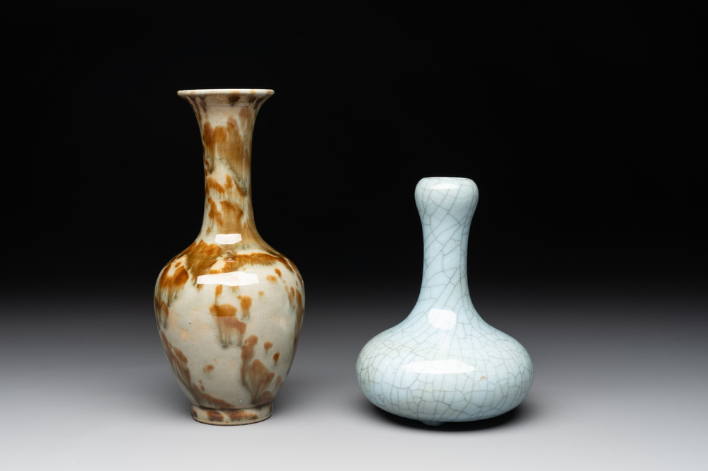 A Chinese flamb&eacute;-glazed vase and a ge-type garlic-mouth vase, 19th C.