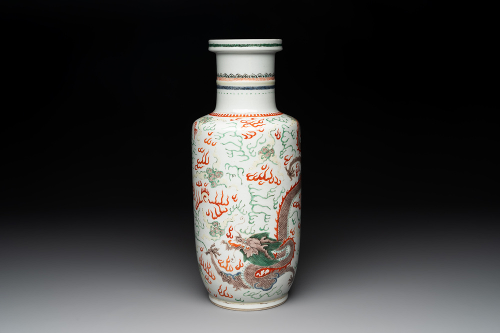 A Chinese famille verte 'dragon and phoenix' rouleau vase, 19/20th C.