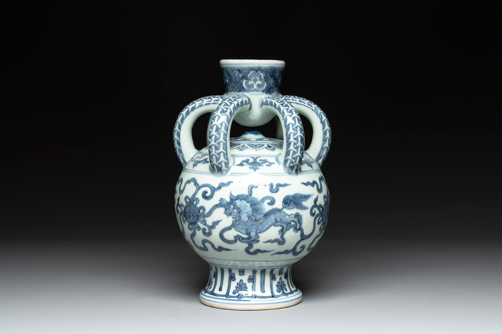 A Chinese blue and white Ming-style 'Buddhist lion' vessel, 20th C.