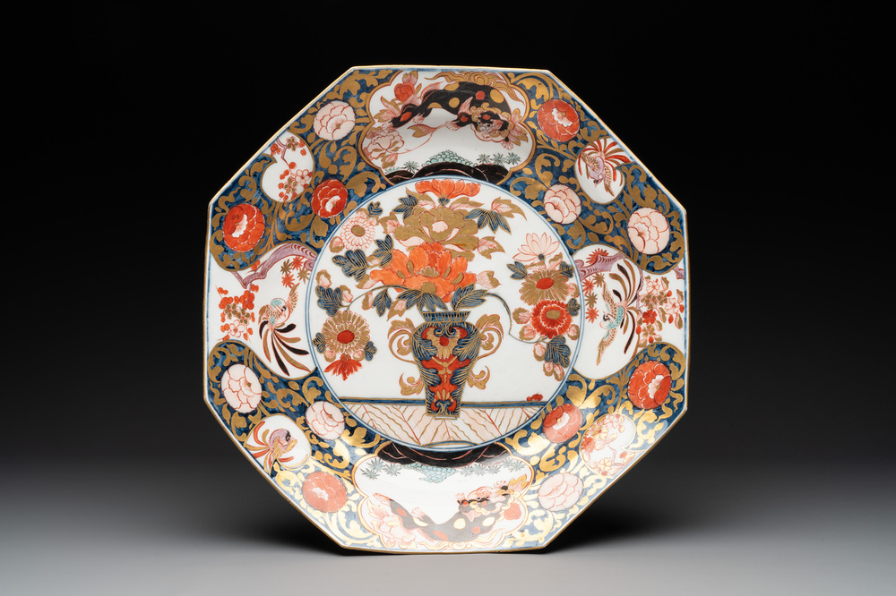 A rare and large Imari-style octagonal dish, Meissen, 18th C.