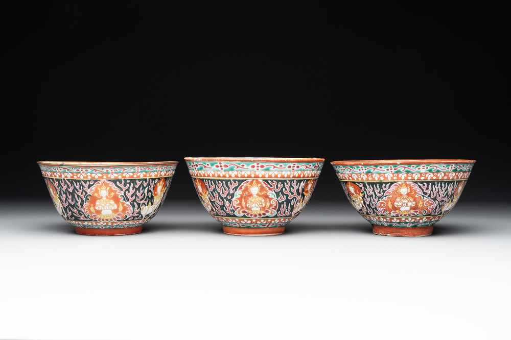 Three Chinese black-ground Bencharong bowls for the Thai market, 19th C.