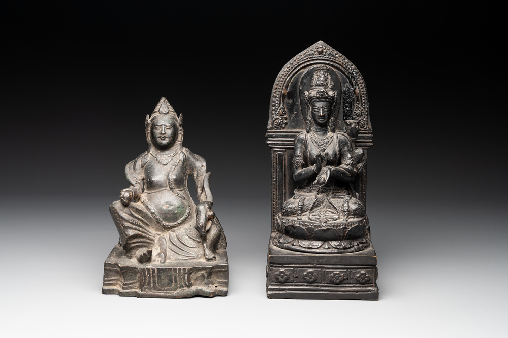 Two South-East Asian bronze figures of Buddha, 18/19th C.
