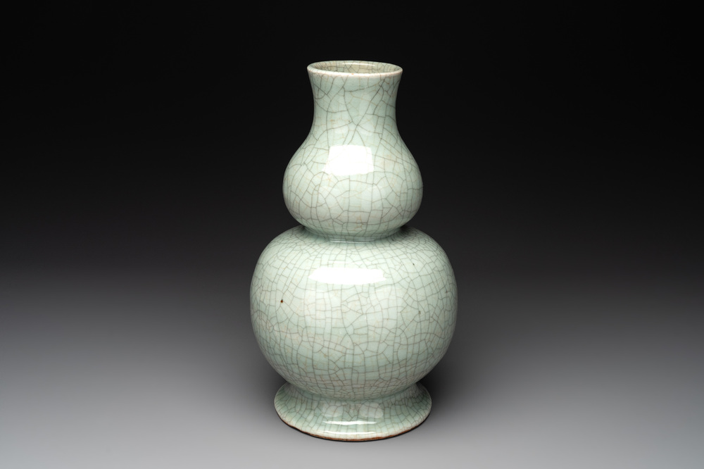 A Chinese ge-type double gourd vase, 19th C.