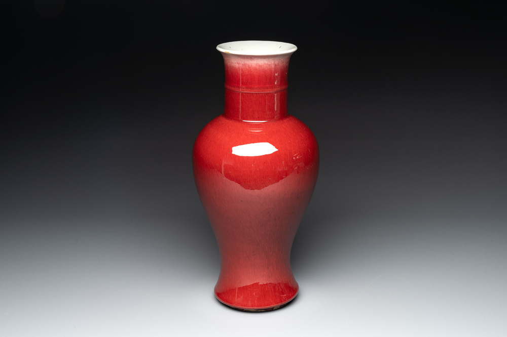 A Chinese copper-red-glazed vase, 18/19th C.