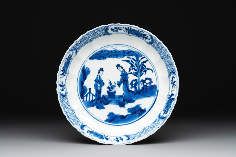A Chinese blue and white 'Long Elizas' plate, Qi Yu Bao Ding Zhi Zhen 奇玉寶鼎之珍 mark, Kangxi