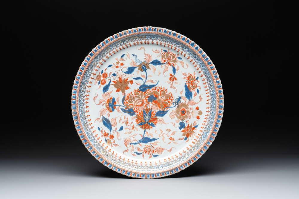 A Chinese Imari-style dish with floral design, Kangxi