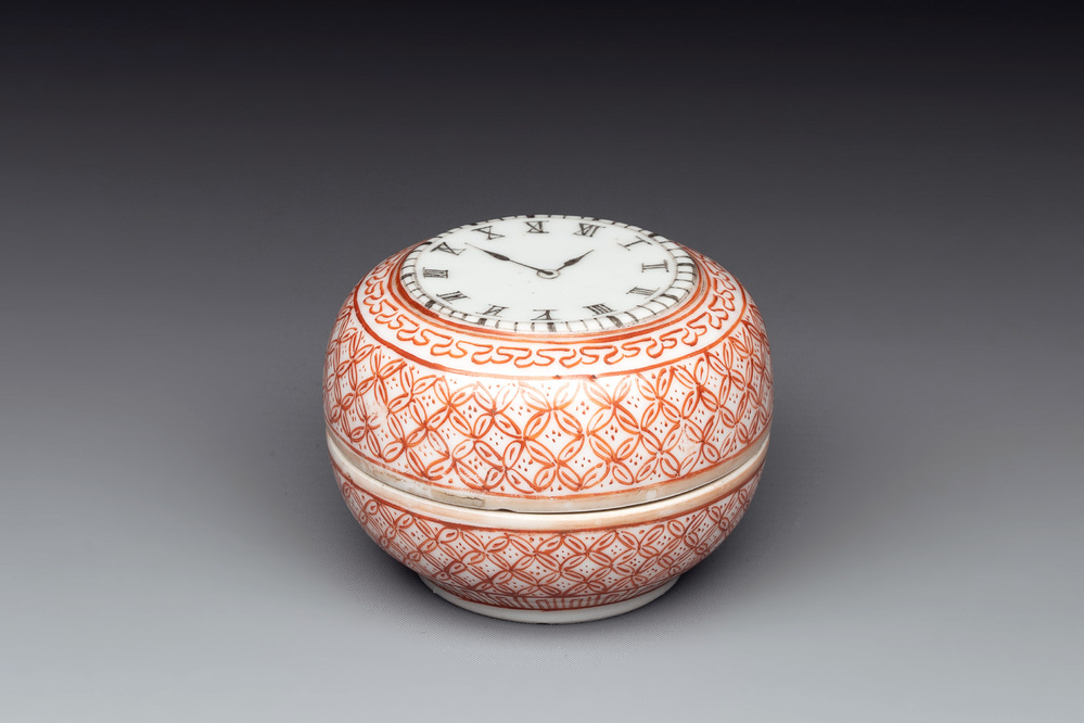 A rare Chinese grisaille and iron-red &lsquo;pocketwatch&rsquo; box and cover, Jiaqing
