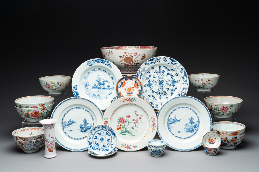 A collection of 22 Chinese blue, white, famille rose and Imari-style wares, 18th C.