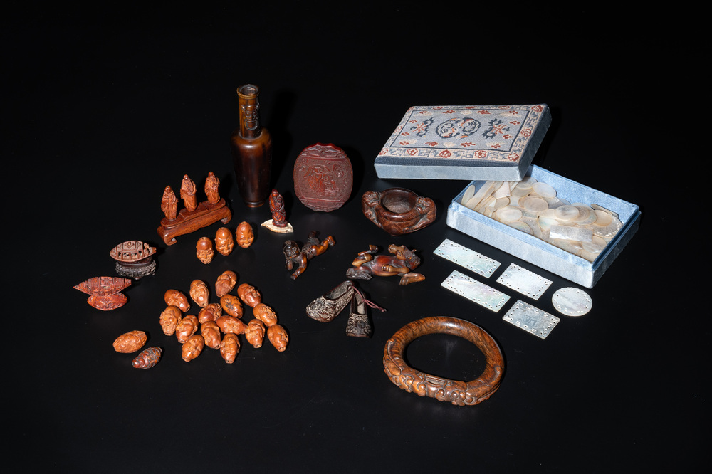 A large and varied collection of Chinese carvings, Qing and later