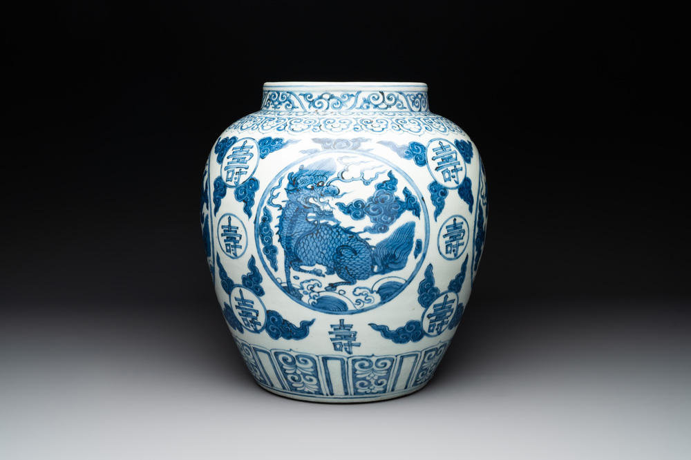 A large Chinese blue and white 'mythical creatures' jar, 'guan', Jiajing/Wanli