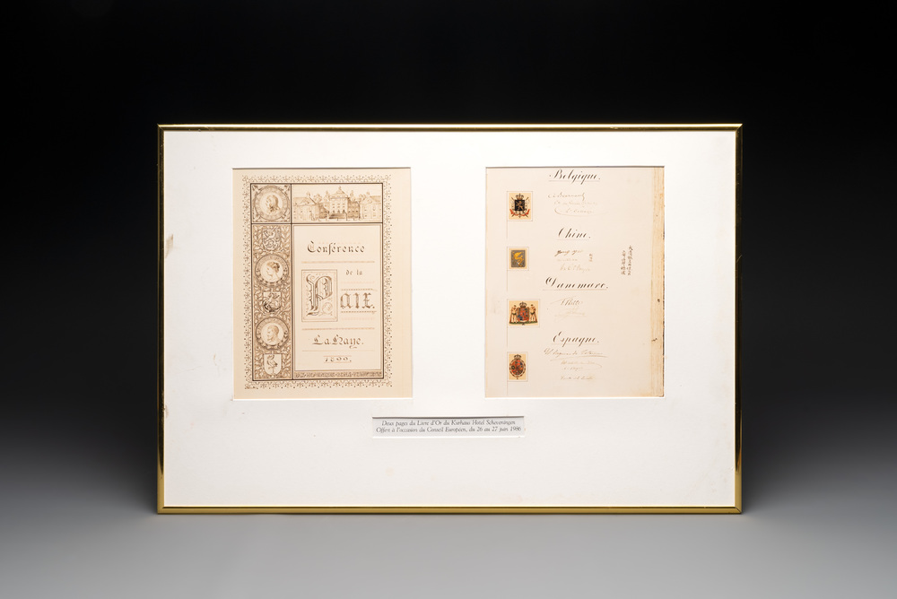 A photograph of two pages from the 'Livre d'Or of the Kurhaus Hotel Scheveningen', dated 1986
